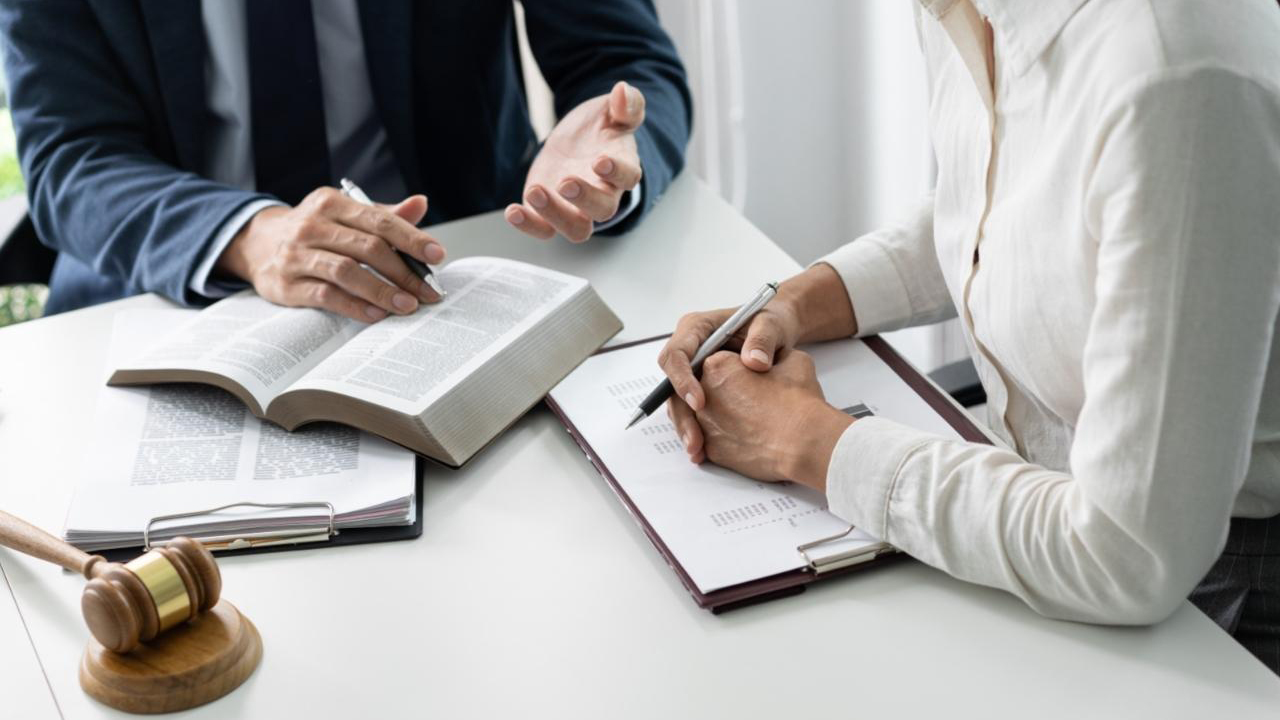 Auxiliar de Serviços Jurídicos